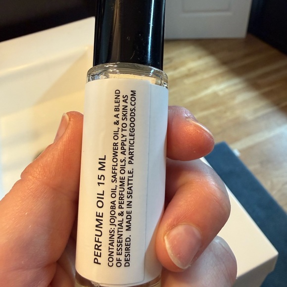 Hydrating Body Oil Duo - Black and White - Picture 3 of 6